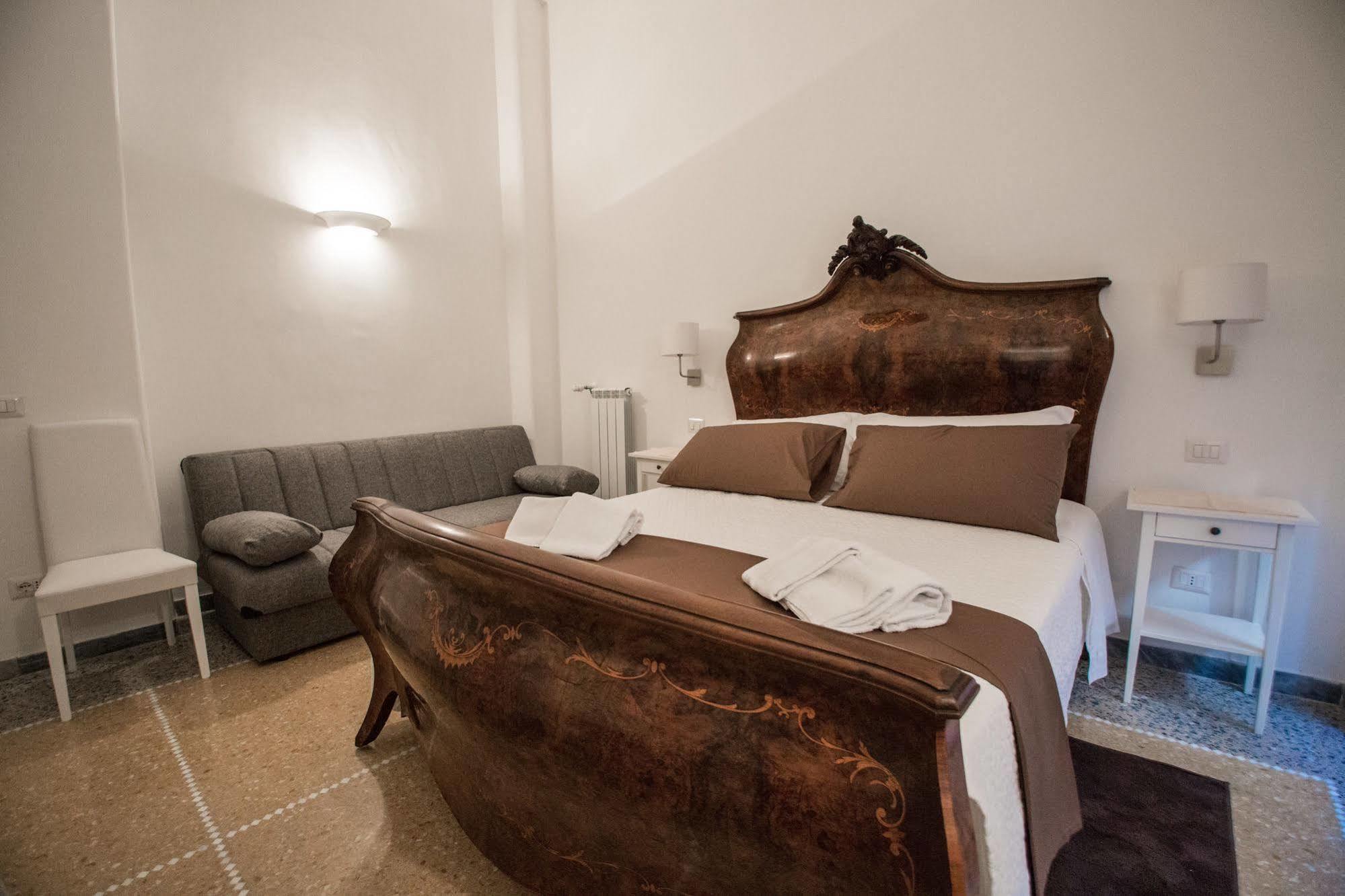 ホテル Desiderio Di Roma エクステリア 写真